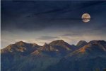 anochece entre montañas Antioquia.jpg