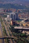 foto aérea sector al rededor del Rio Medellín.jpg