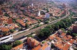 foto aérea Medellín linea B del Metro.jpg
