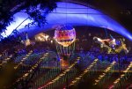 alumbrado navideño en Medellín en el río.jpg