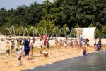 niños jugando en el parque de los deseos.jpg