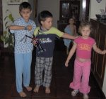 nietos de mi hermana compartiendo.jpg