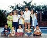 R001-015 niños en grupo cerca a piscina.JPG