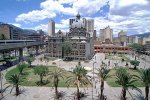 parque de las esculturas y Palacio de la Cultura Med..jpg