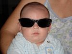 veo muy raro con estas gafas.jpg
