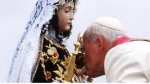 beso del papa.jpg
