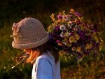 RAMO DE FLORES EN EL HOMBRO NIÑA .jpg