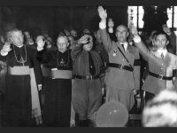 CURAS-NAZIS.jpg