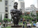 Med. Esucultura de Botero.JPG