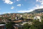 Otra panoràmica del Barrio el Poblado Medellìn.jpg
