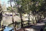 Comfama lago y camino-.JPG