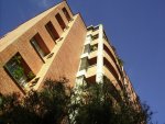 una de las torres de la Un residencial.JPG