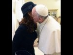 Beso papal 3.jpg