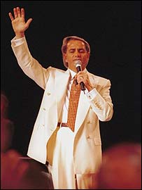 _41229735_bennyhinn270.jpg