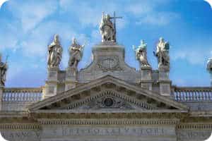 Turismo religioso en Roma basilica de San Juan de Letrán