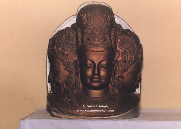 sj_sculptures_trimurti.jpg