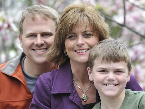 Colton Burpo junto a sus padres Todd y Sonja.