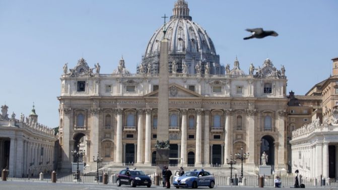 Escándalo financiero en el Vaticano: detectan un 40% más de operaciones sospechosas en 2020