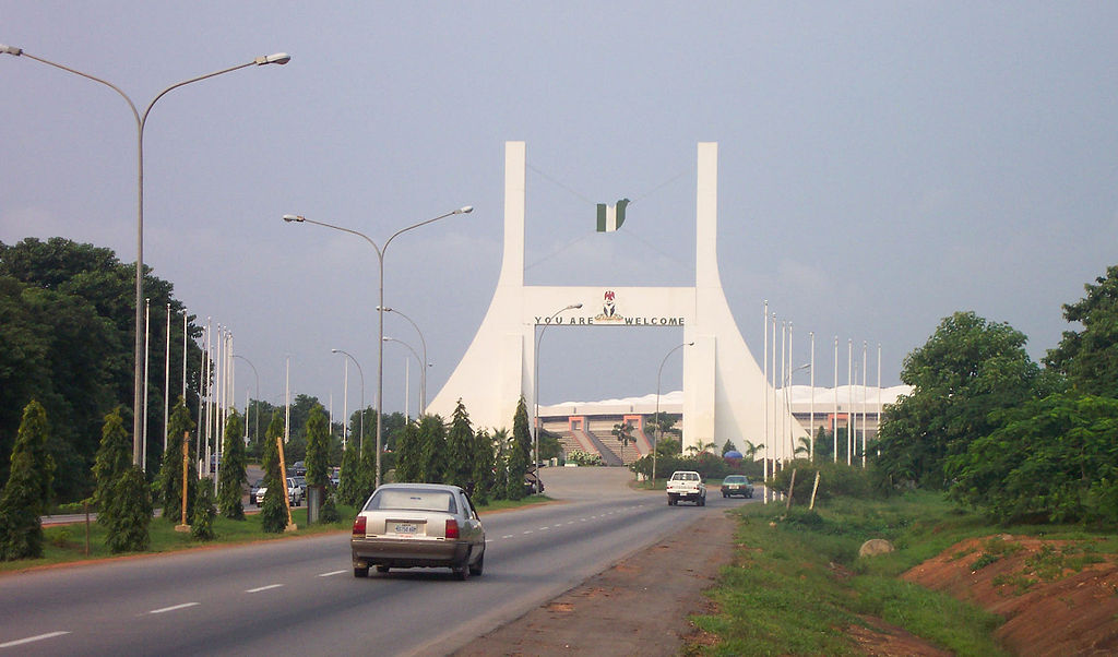 1024px-Abuja_gate.jpg