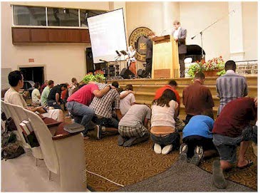 evangelicos%2Badorando%2B1.jpg