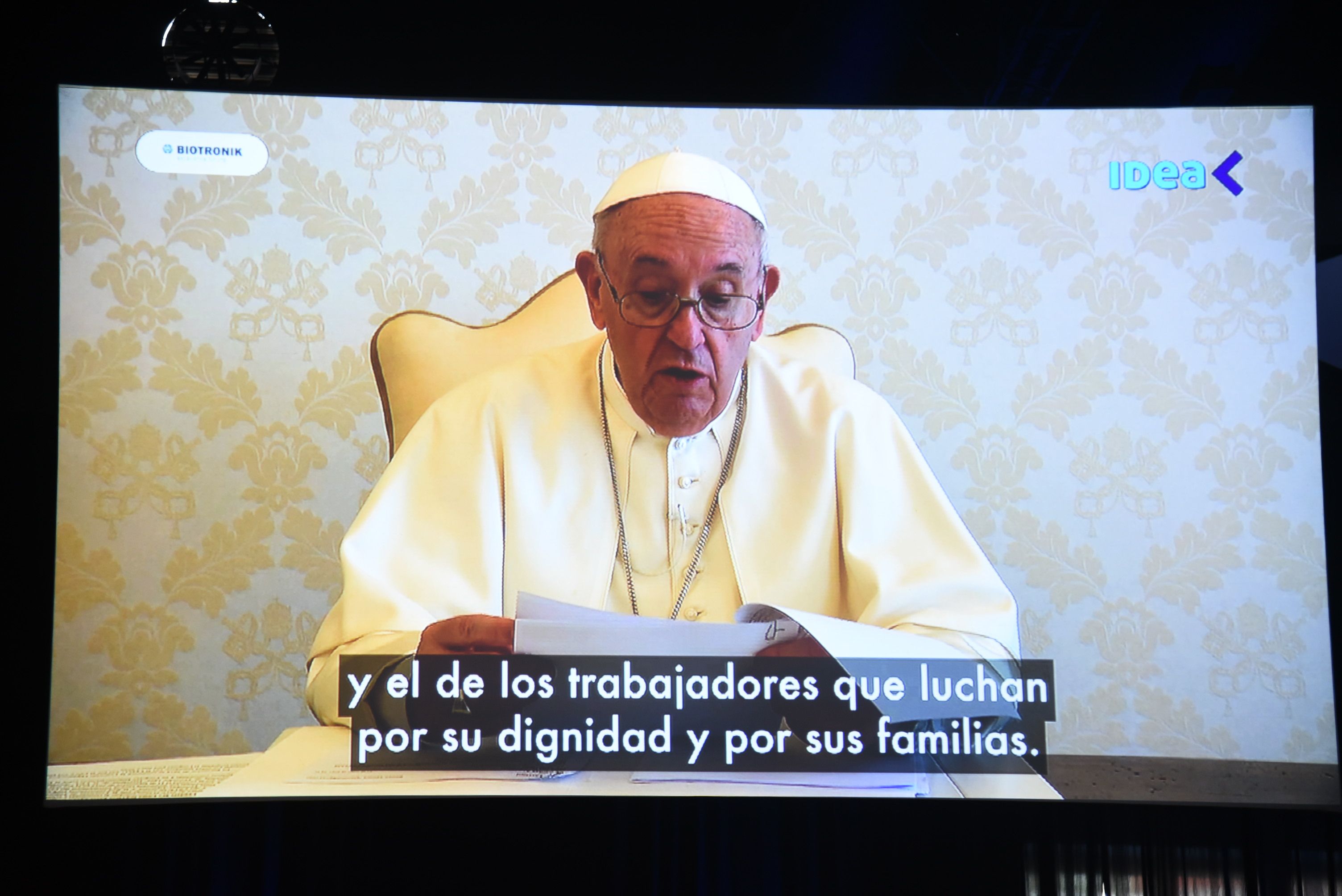 papa francisco: no se puede vivir de los subsidios papa francisco: no se puede vivir de los subsidios