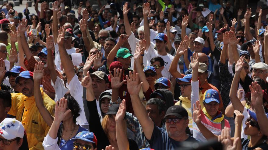 Simpatizantes de Juan Guaidó en una movilización en Caracas